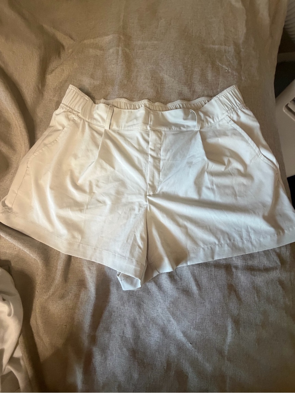 Avia White High-Waist Elastic Shorts